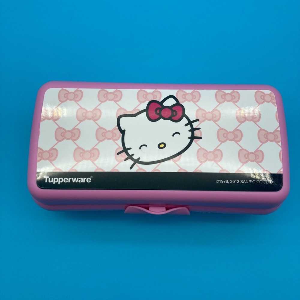 Tupperware Sanrio Hello Kitty Pink Storage Box Lunch Keeper Sandwich Keeper 2013